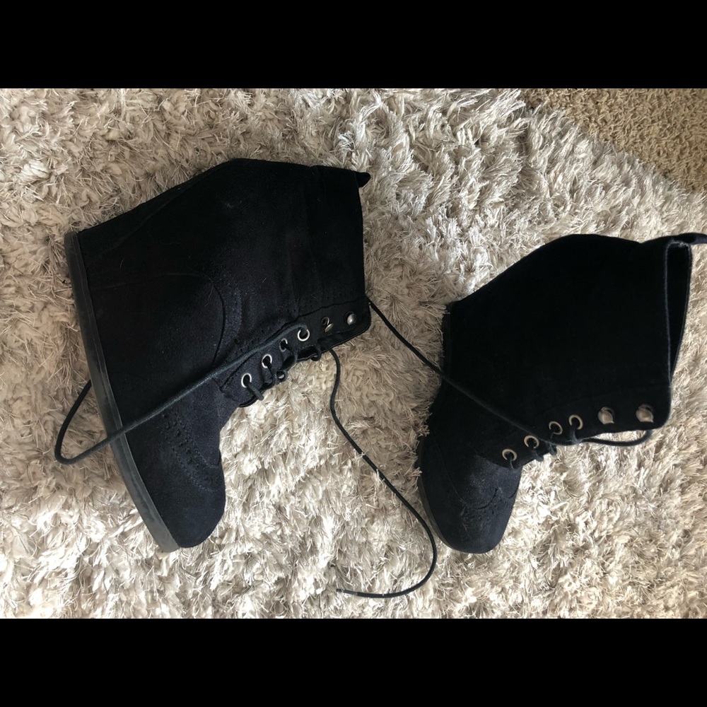 Wassio wedges
